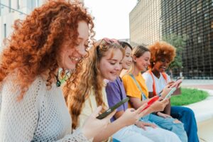 5 Smartphone yang Berinovasi untuk Lebih Ramah Lingkungan