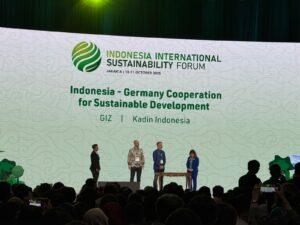 Mendorong Kolaborasi dan Inovasi Hijau : Satuplatform Berpartisipasi di Indonesia International Sustainability Forum 2025
